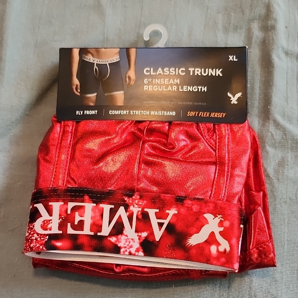 American Eagle Outfitters Navy Trunk with Red Accent - Picture 1 of 2